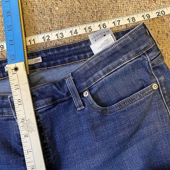 Levi's 414 Jeans Women's Sz 20W Classic Straight Fit Medium Wash Blue 28”Inseam - Picture 2 of 11